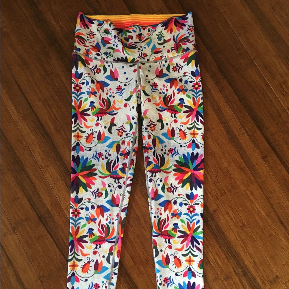 Niyama Sol barefoot long leggings - MEDIUM - Otomi print
